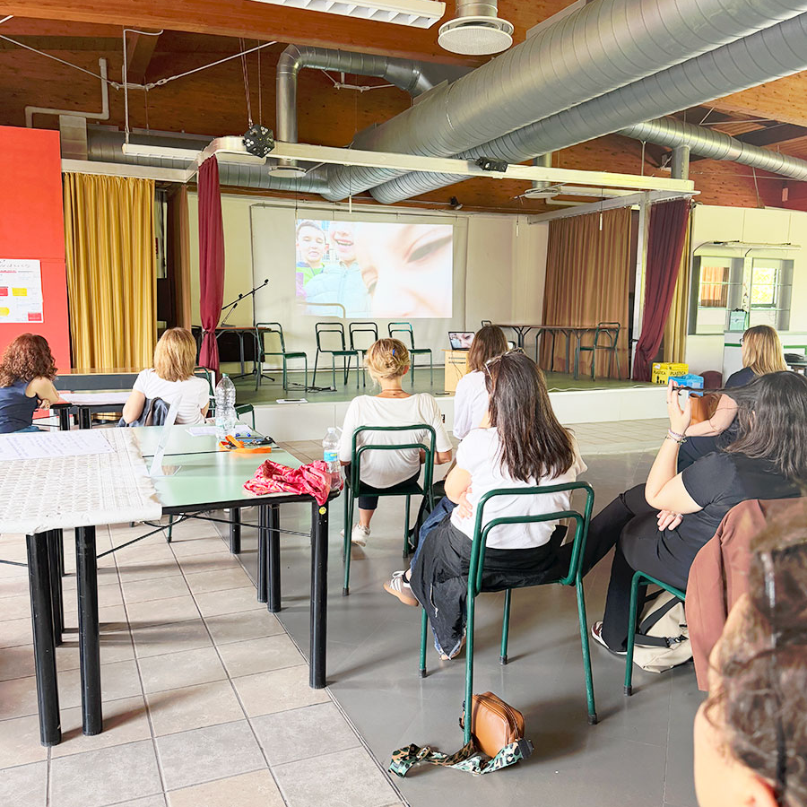 Vietato ai Maggiori di 6 Anni, Modena's Pedagogical Assembly